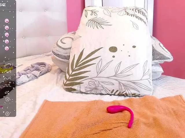 Live sex webcam photo for MissStephania #277300944