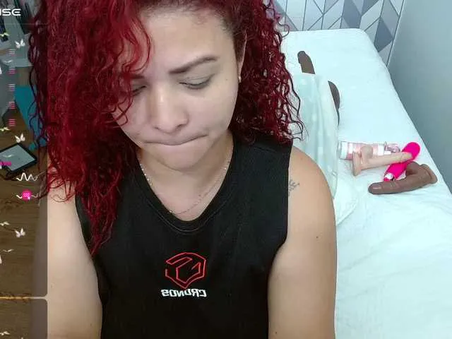 Live sex webcam photo for MissStephania #277379193