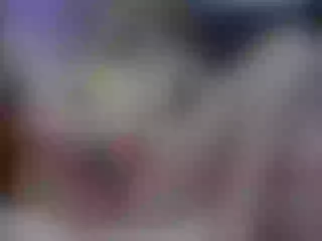 Live sex webcam photo for MissSweetie69 #272119743