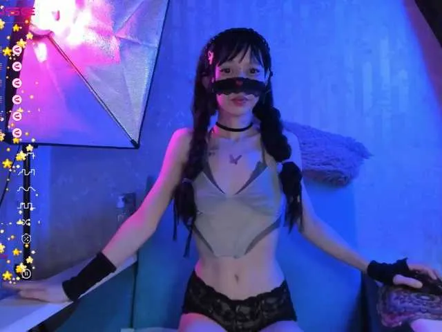 Live sex webcam photo for MissaWin #275990544