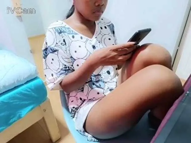 Live sex webcam photo for Missaudreys #290868785