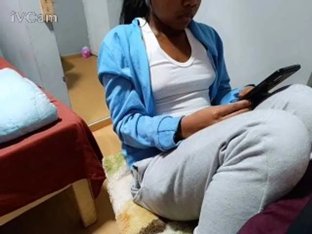 Live sex webcam photo for Missaudreys #291243610