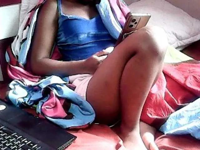 Live sex webcam photo for Missaudreys #292532345