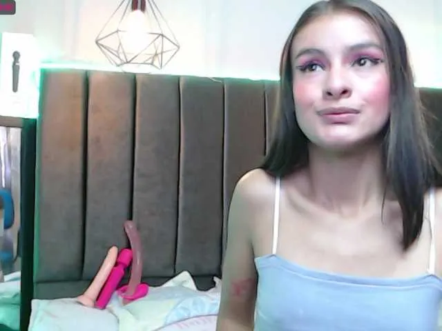 Live sex webcam photo for Missmariaa #274603146