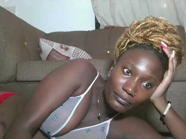 Live sex webcam photo for Missprettygal #291057276