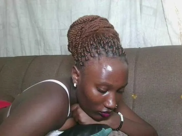 Live sex webcam photo for Missprettygal #292198045