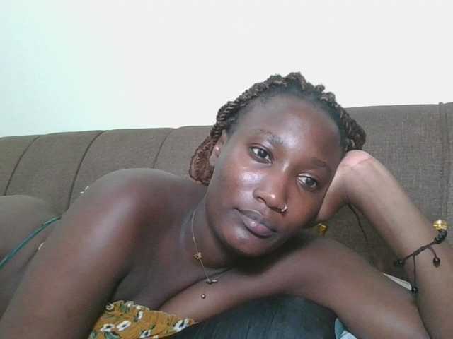 Live sex webcam photo for Missprettygal #292242816