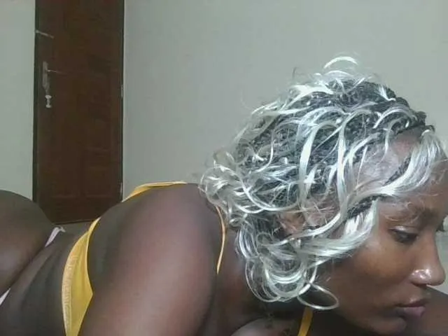 Live sex webcam photo for Missprettygal #292297856