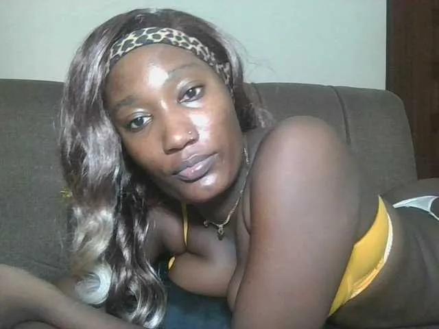 Live sex webcam photo for Missprettygal #293461062