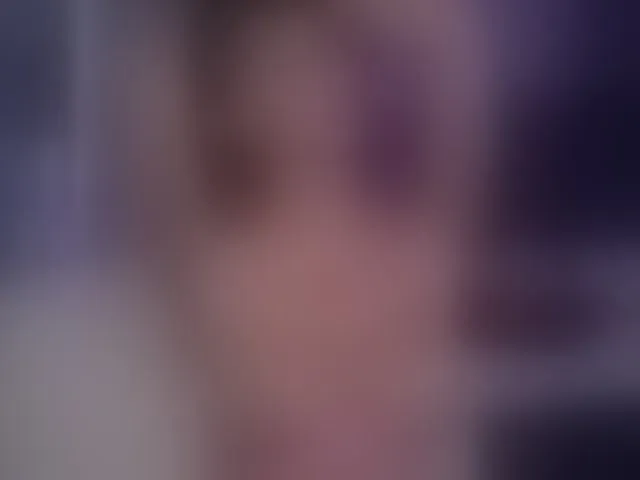 Live sex webcam photo for MisssMegann #293905176
