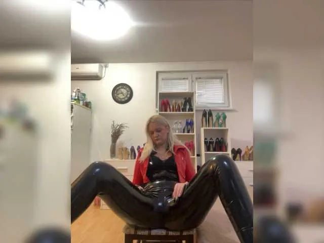 Live sex webcam photo for MisstressSabi #276694670