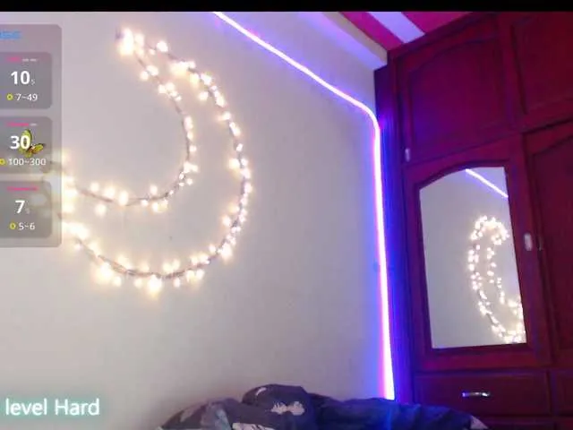 Live sex webcam photo for Missviolettam #291229854