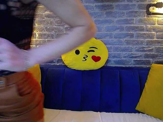 Live sex webcam photo for Missy-Dora #277567549