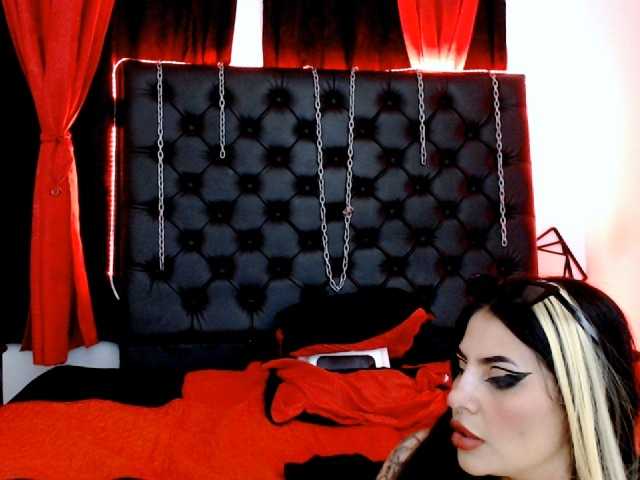 Live sex webcam photo for MistressLomba #275558297