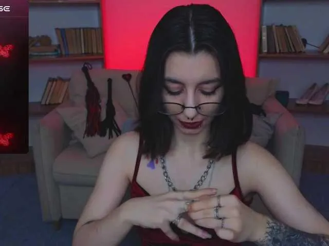 Live sex webcam photo for MistressMarcelline #291339370