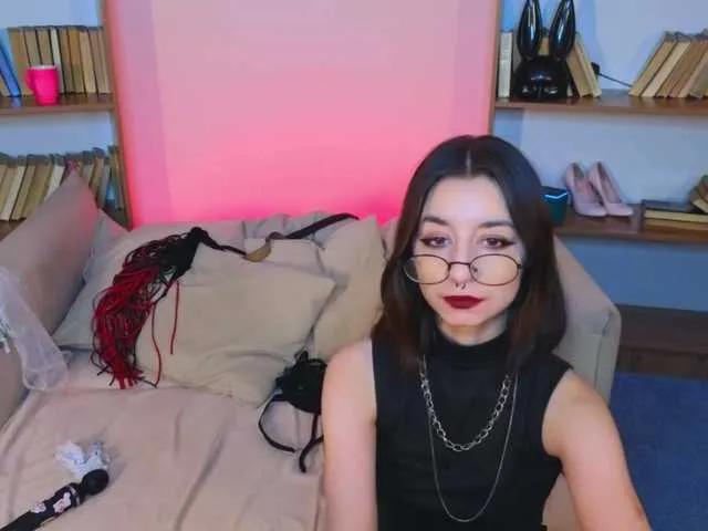 Live sex webcam photo for MistressMarcelline #291390679