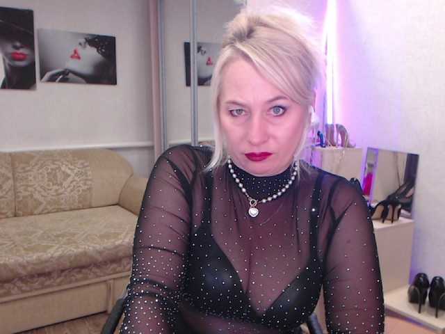 Live sex webcam photo for MistressMilfa #294113217