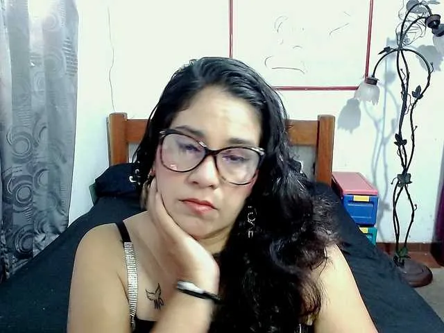 Live sex webcam photo for Mistresskloe #291472953