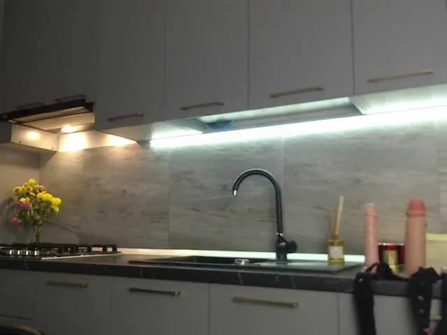 Live sex webcam photo for Mistresszora01 #292311195