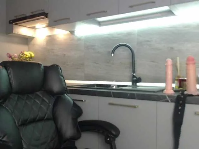 Live sex webcam photo for Mistresszora01 #292372997