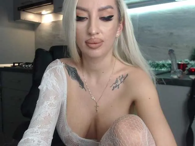 Live sex webcam photo for Mistresszora01 #292597556