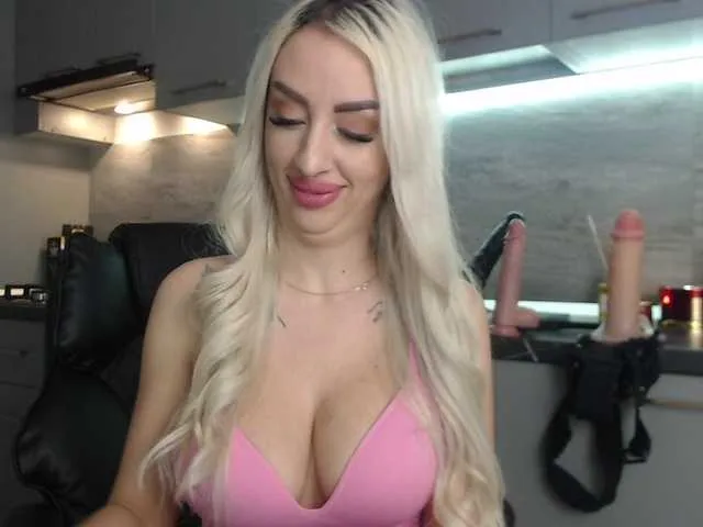 Live sex webcam photo for Mistresszora01 #292782375