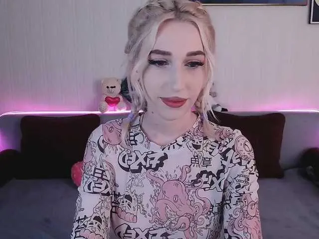 Live sex webcam photo for MiuElle #272955113