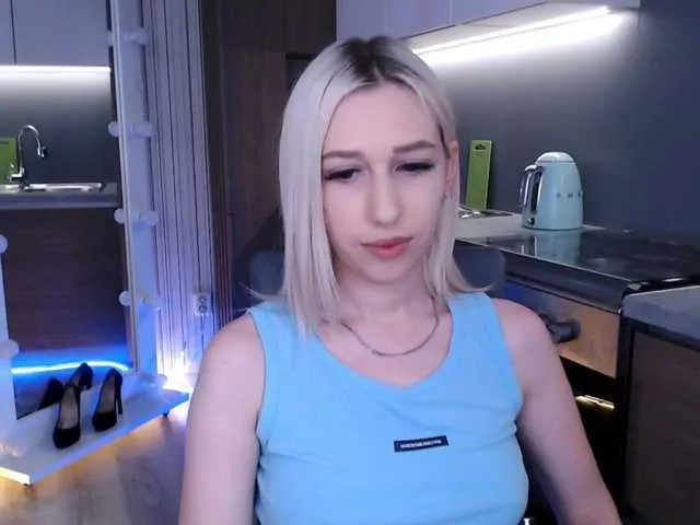 Live sex webcam photo for MiuElle #274504825