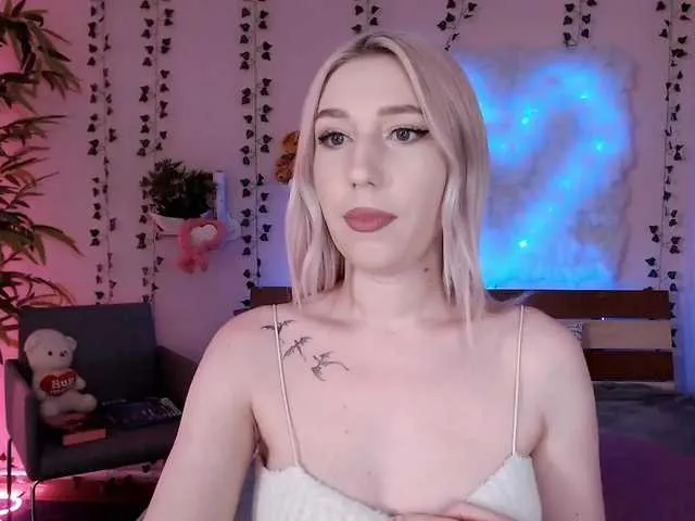 Live sex webcam photo for MiuElle #276280848