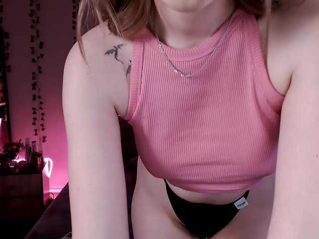 Live sex webcam photo for MiuElle #276818728