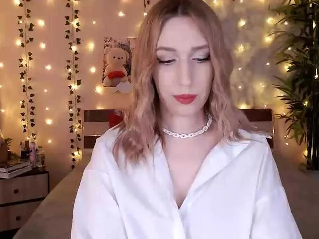 Live sex webcam photo for MiuElle #277114783