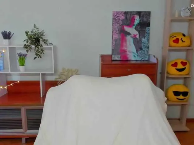 Live sex webcam photo for MiyaEvans #289948935