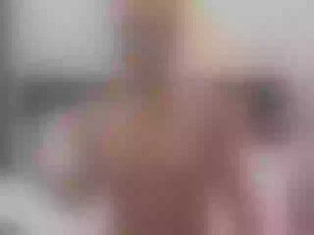 Live sex webcam photo for MiyaKiss #275921096