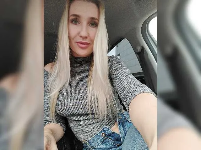 Live sex webcam photo for MizzEva #276832049