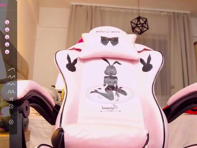 Live sex webcam photo for Moan4u #277787071