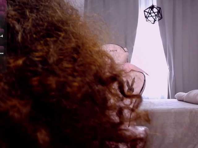 Live sex webcam photo for Moan4u #277899542