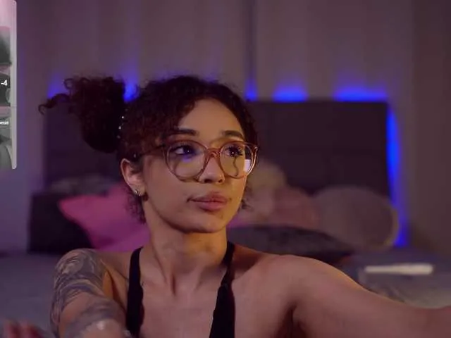 Live sex webcam photo for Moan4u #278041682