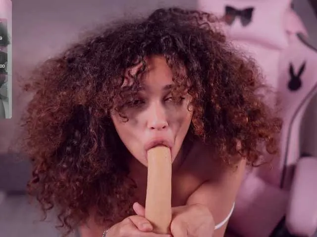 Live sex webcam photo for Moan4u #278178397