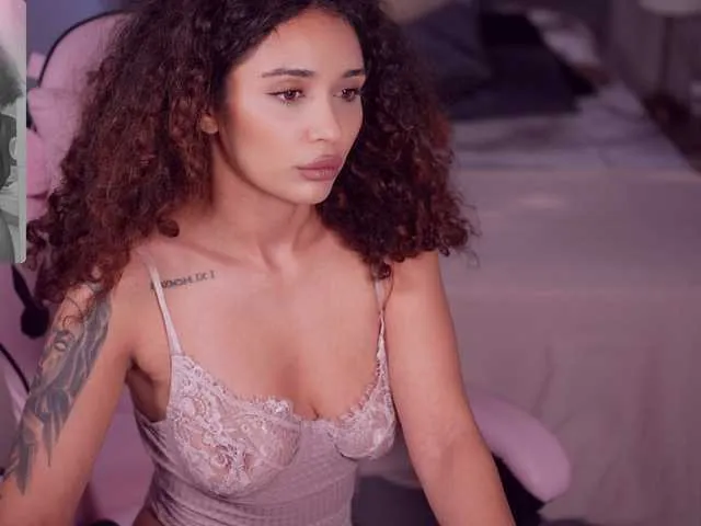 Live sex webcam photo for Moan4u #278235918