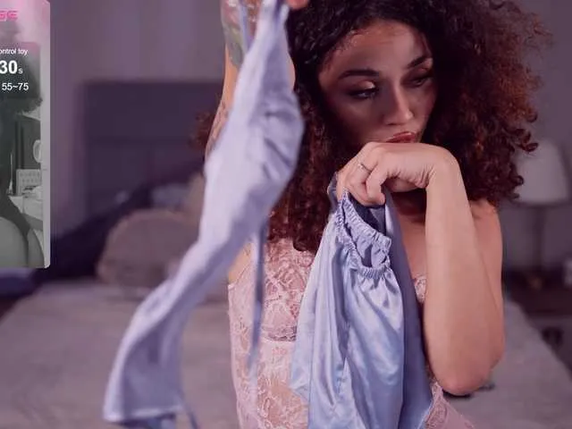 Live sex webcam photo for Moan4u #278251450