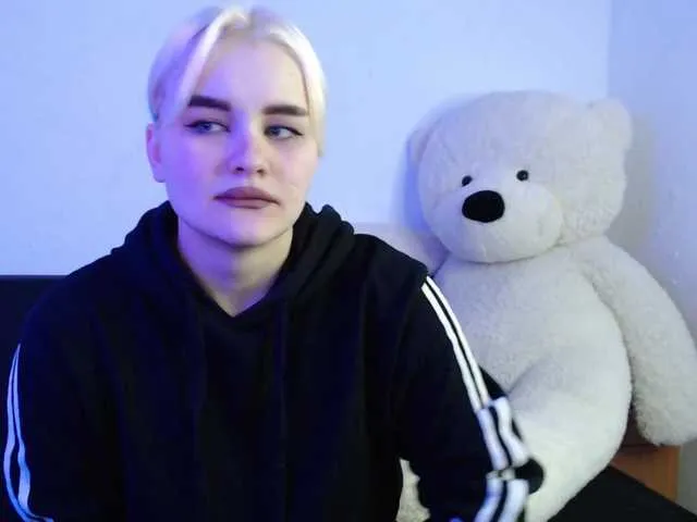 Live sex webcam photo for Model07 #272346047