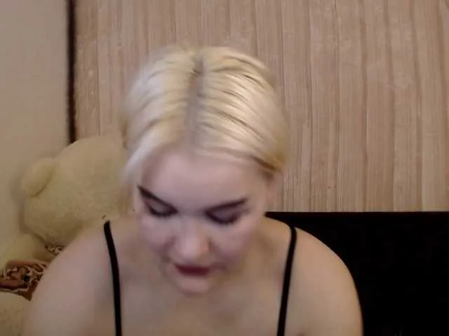 Live sex webcam photo for Model07 #272439029