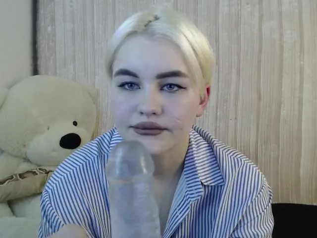 Live sex webcam photo for Model07 #272466175