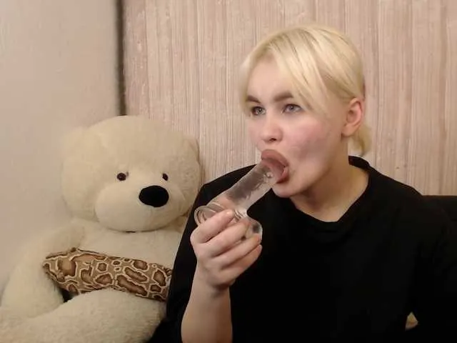 Live sex webcam photo for Model07 #272501805