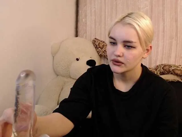 Live sex webcam photo for Model07 #272515090