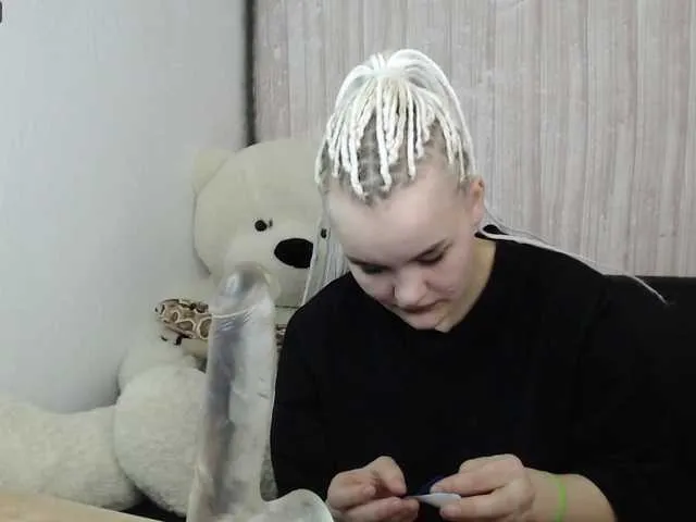 Live sex webcam photo for Model07 #272655900