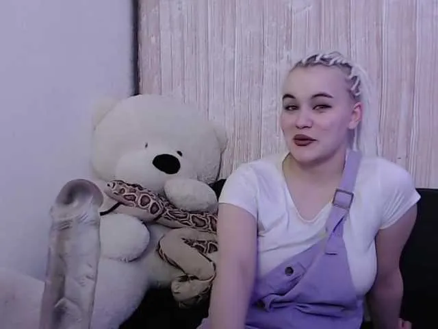 Live sex webcam photo for Model07 #272700028