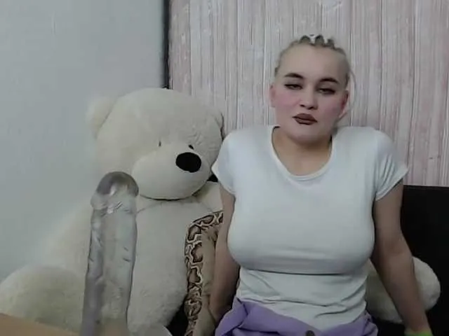 Live sex webcam photo for Model07 #272712385