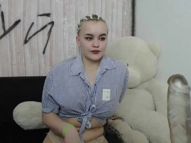 Live sex webcam photo for Model07 #272735805