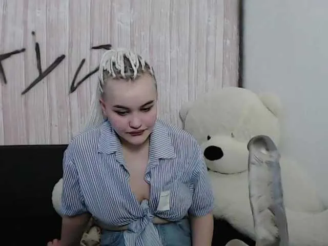 Live sex webcam photo for Model07 #272745142